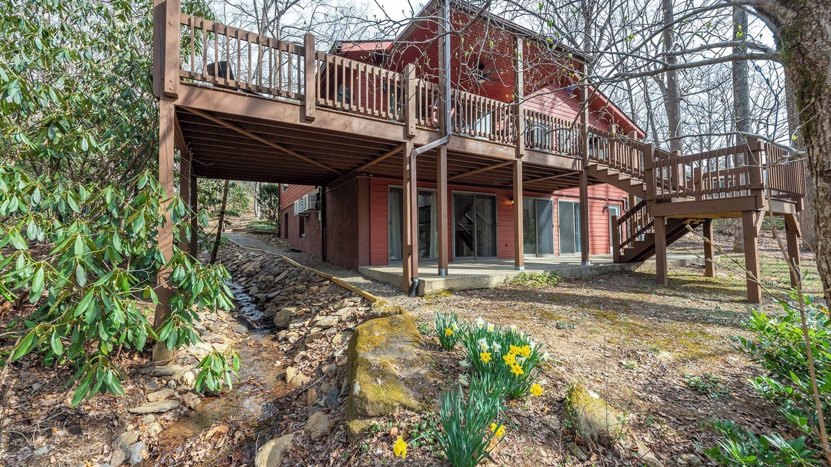Montreat House | Woodscape | Updated Montreat Home | 5 Minutes to Black Mtn!