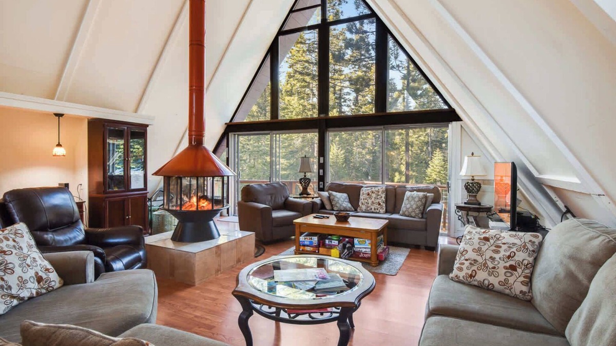 McKinney Estates House | Woodside Hideout | Hop Away from Activities