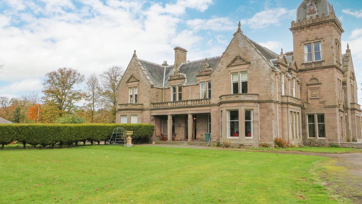 Arbroath Cottage | WOODSIDE HOUSE, pet friendly, character holiday cottage in Arbroath