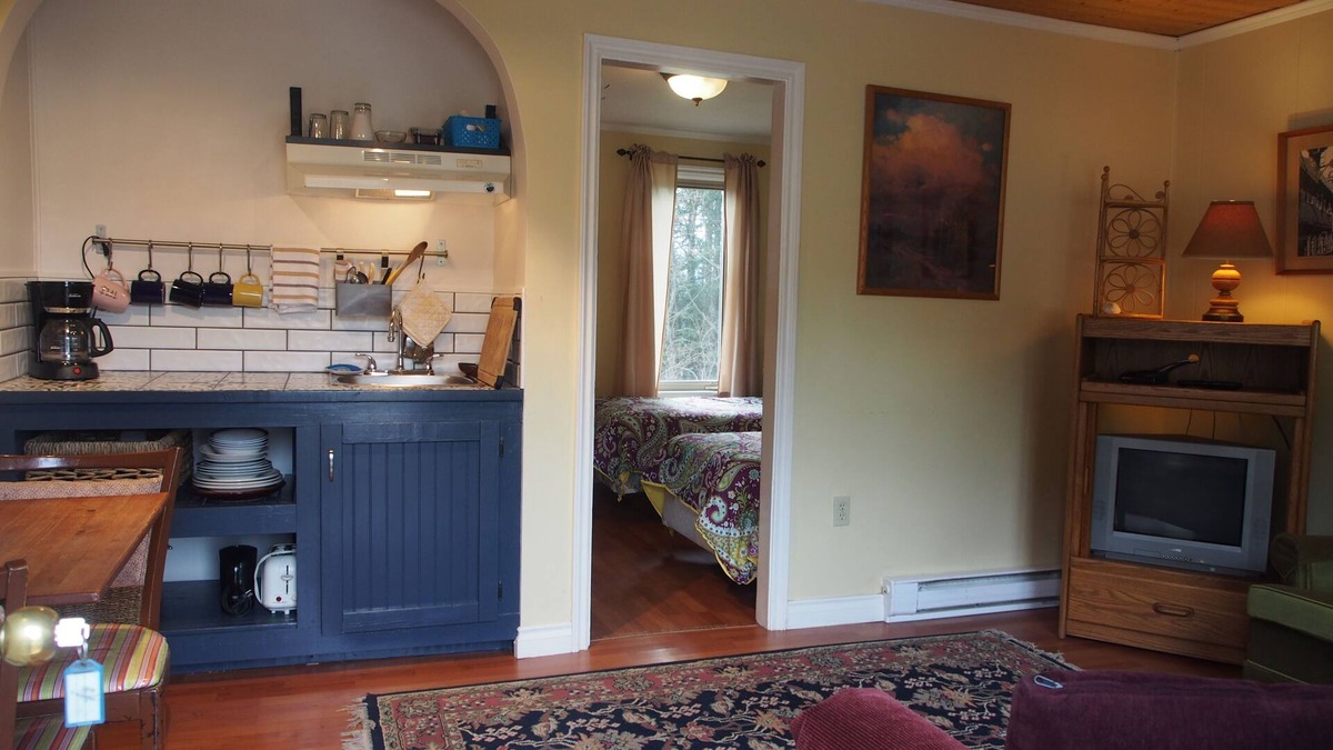 Agassiz Apartment | Woodside Inn/Country Retreat 4 on beautiful Mount Woodside