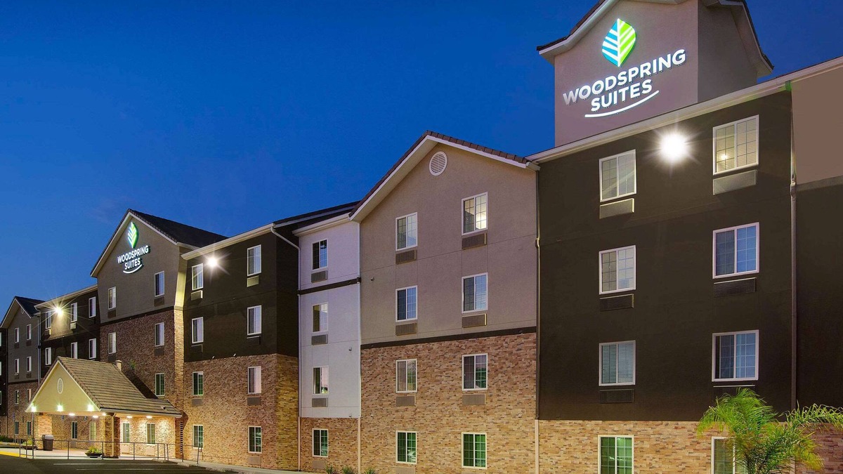 Bakersfield Hotel | WoodSpring Suites Bakersfield East