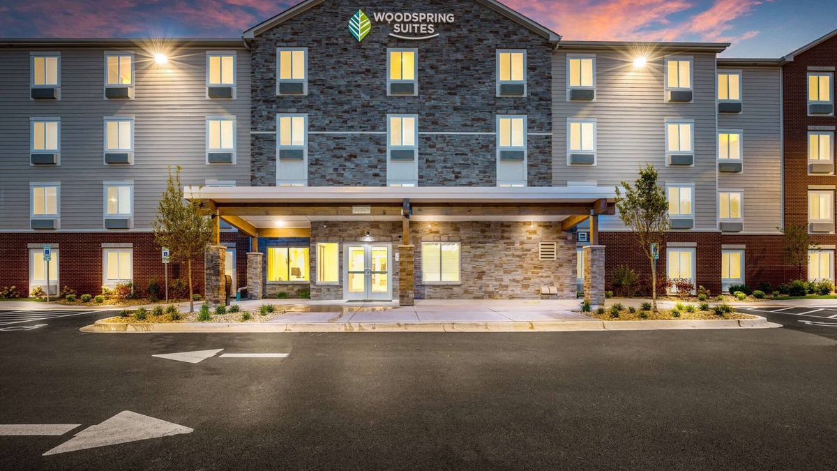 Elgin Hotel | WoodSpring Suites Elgin - Chicago