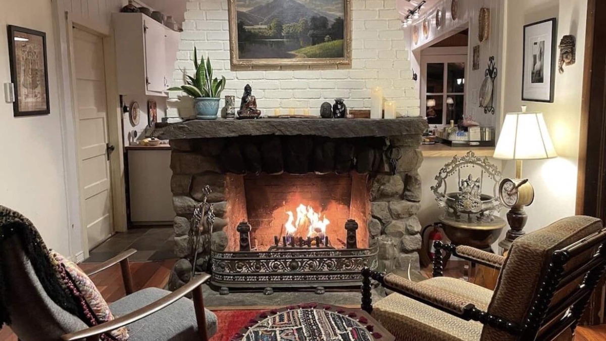 Glenford Cottage | Woodstock Cottage with hot tub. Close to town yet very private.