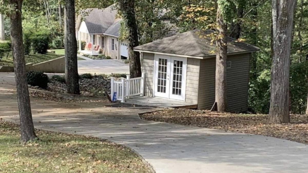Winchester House | Woodsy 6br Lake House W/Dock Near Twin Creeks