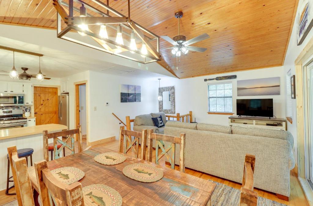 Gassville House | Woodsy Gassville Getaway about 3 Mi to White River!