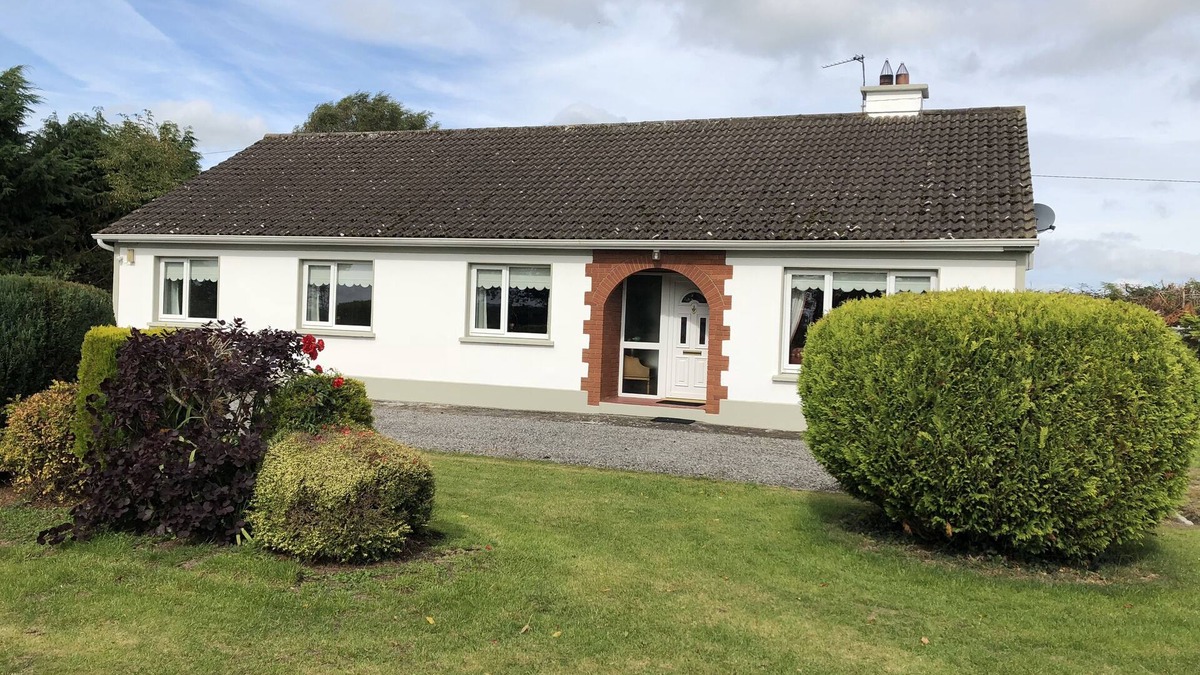 Mayour Cottage | Woodview Cottage, Banagher, County Offaly