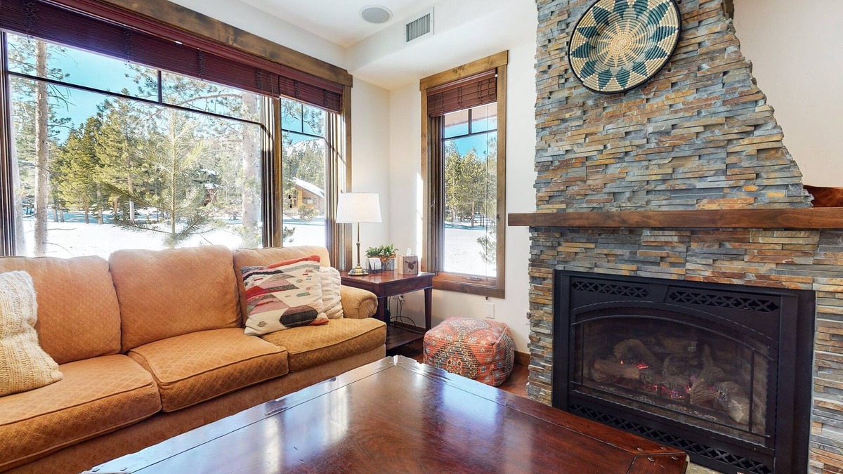 Woodwinds House | Woodwinds 1271 Spacious Mountain Modern Home with Private Hot Tub, Fireplace and Garage by RedAwning