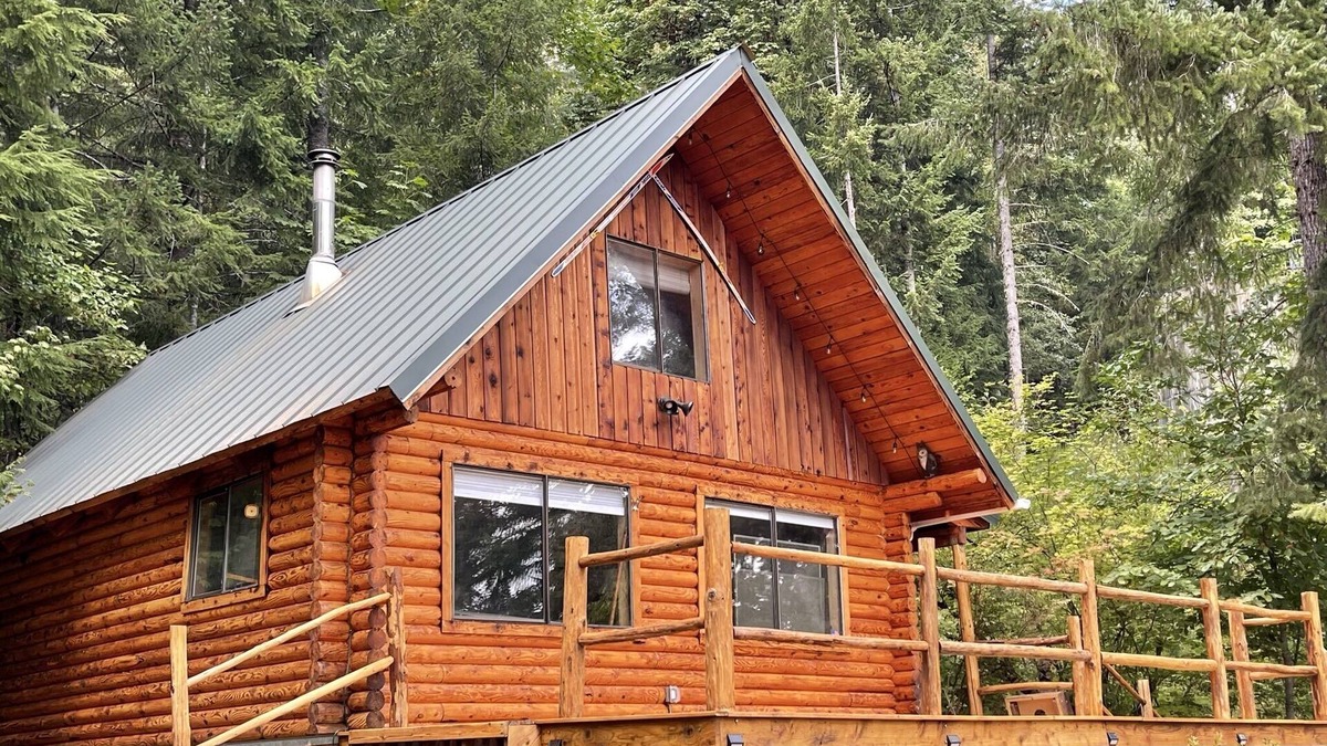 Packwood Cabin | Woolly Bear Log Cabin Mountain Get-Away