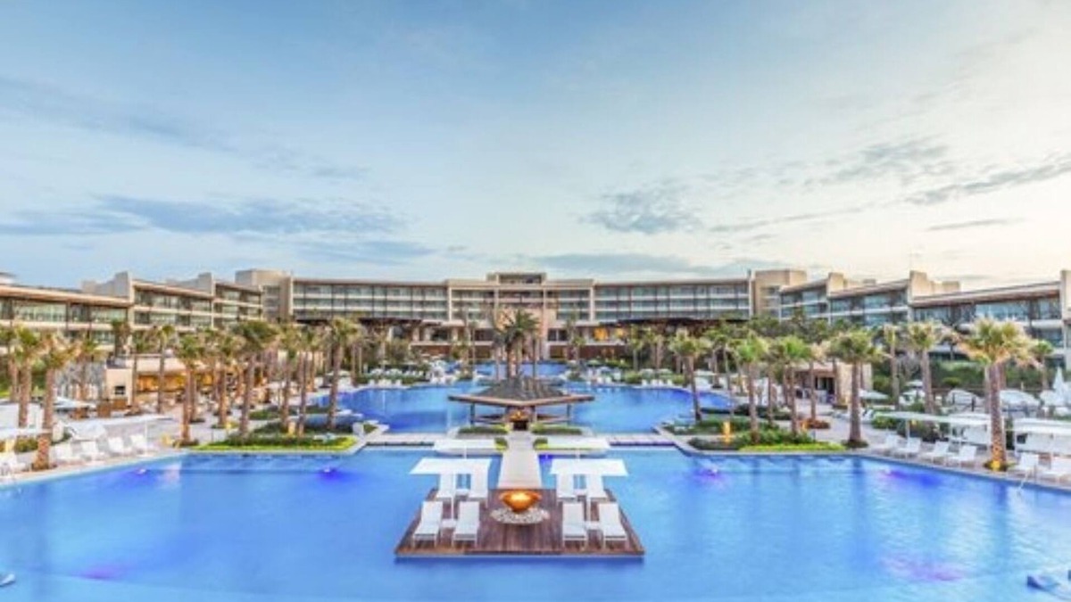 Zona Hotelera Resort | World Class Beachfront Luxury Resort