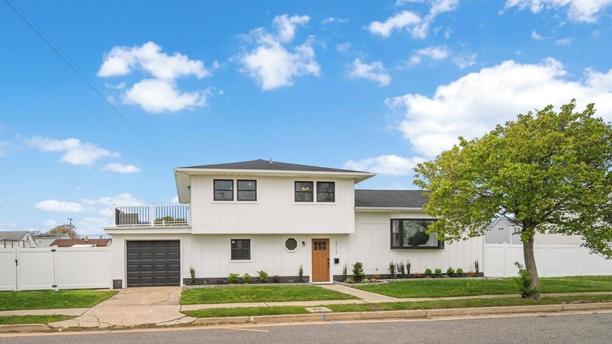Atlantic City House | WOW, 4 bd 3ba, amazing views, gorgeous fully renovated house! With 100’ dock!