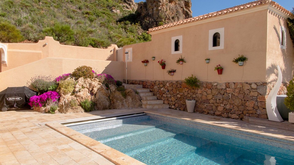 Turre Villa | "Wow Factor" Very Private Luxury Villa with infinity pool, hottub, media & gym