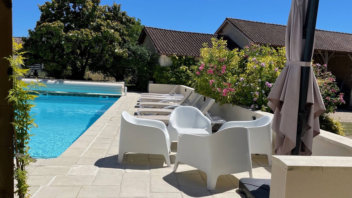 Sainte-Souline House | Wow! Family reunion? Grandparents & friends joining you? Perfect for all ages!