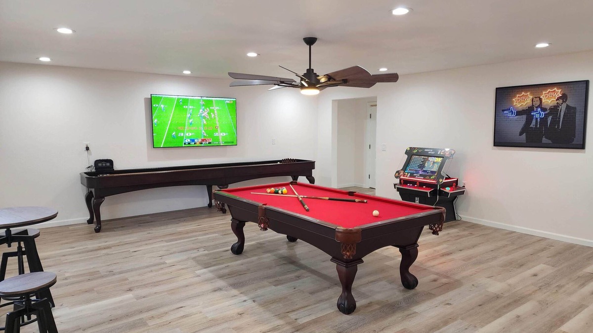 Flagstaff House | WOW Game Room, Sleeps 12, Hot Tub