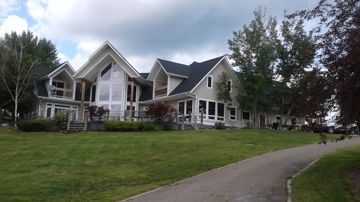 Rocky Point House | "Wow" House, Waterfront, 200' level shoreline