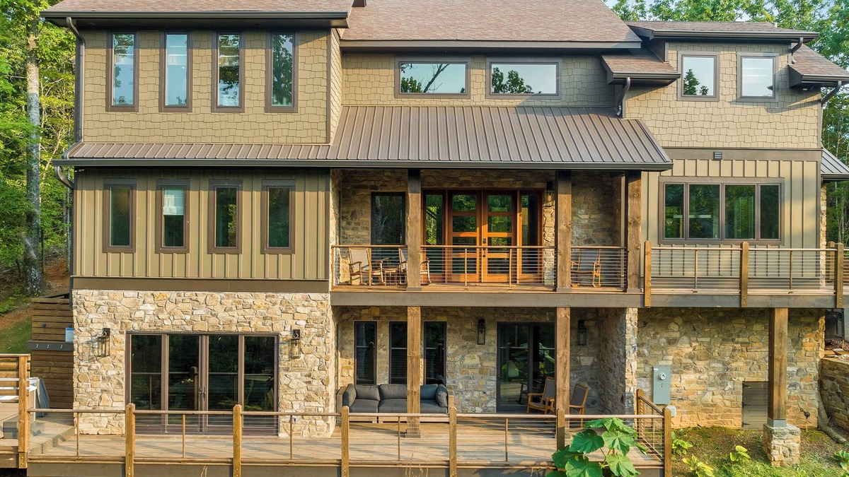 Gatlinburg - Pigeon Forge Cabin | WOW LUXURY! Sleeps 10-12, 4 BR, Pool Table, Hot Tub, Mountain Views