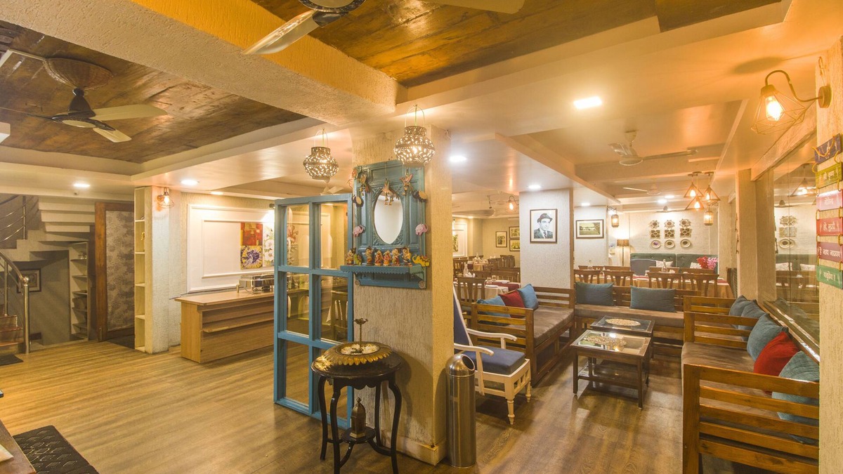 Pachmarhi Hotel | WOW STAYZ2 Misty Meadows