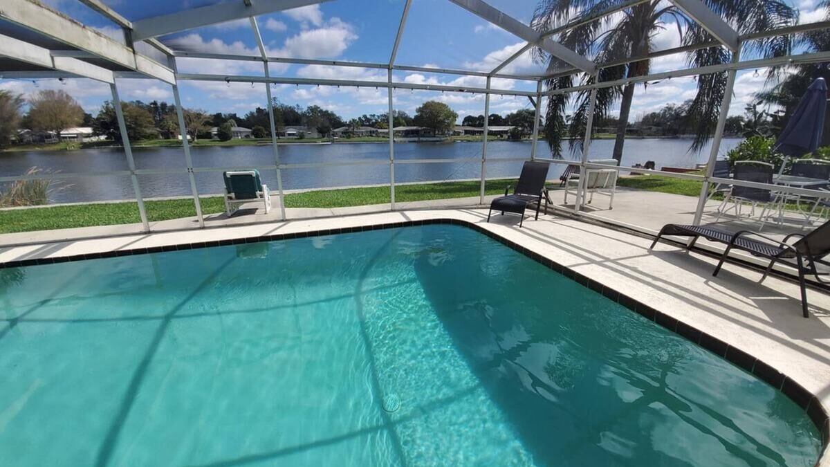 Jasmine Lakes House | WOW Waterfront Heated Pool Home by BEACH Sleeps 12