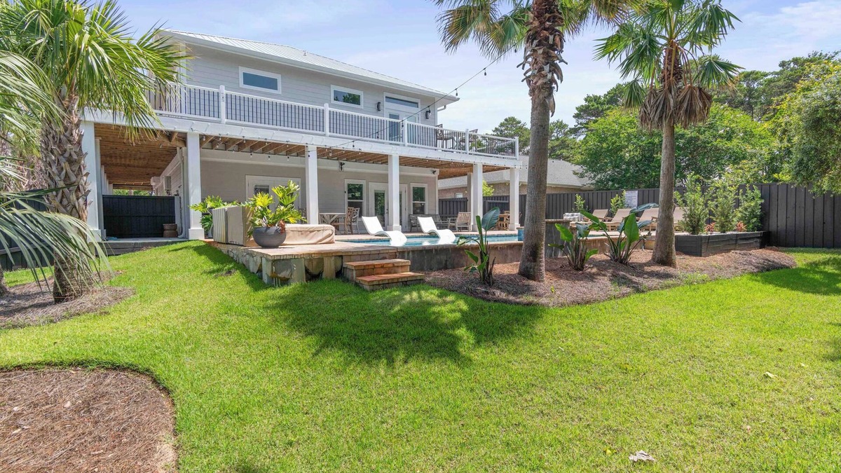 Gulfview Heights House | Wraparound Deck, Pool, Golf Cart Incl - Solstice