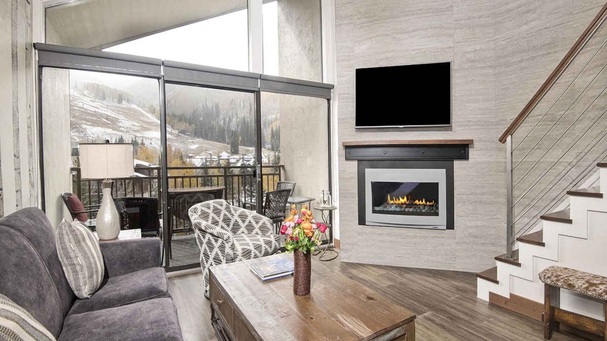 Vail Condo | Wren at Vail | Spacious 1BR + Loft Condo with Winter Shuttle, Pool, and Hot Tubs