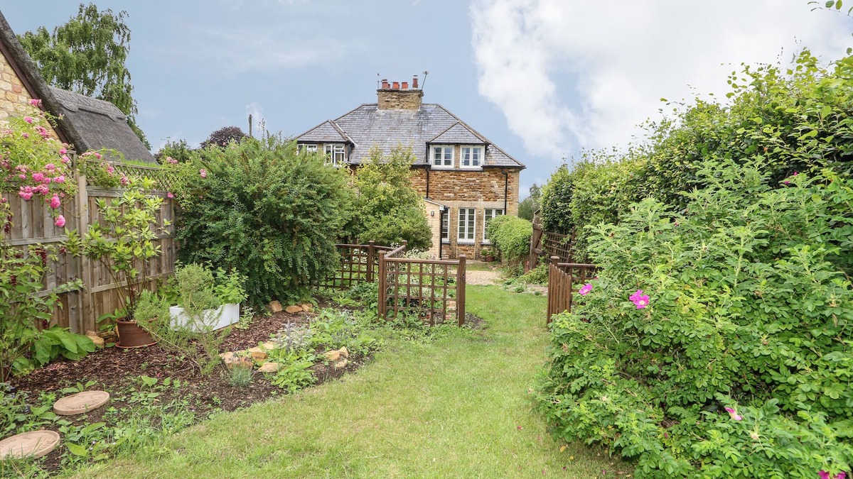 Longdon House | Wren Cottage