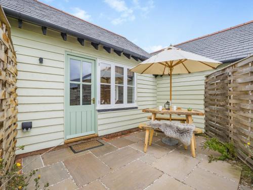 Ashford House | Wren - Uk50152