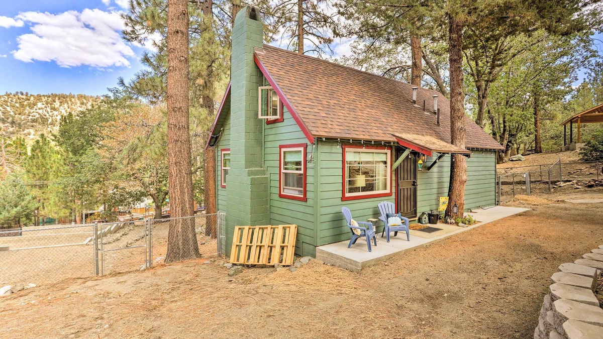 Wrightwood Cabin | Wrightwood Cabin w/Cozy Interior!