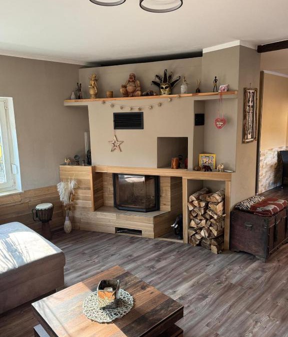 Hirschberg Apartment | Wunderschöne Ferienwohnung mit Kamin in Göritz 07927 Hirschberg