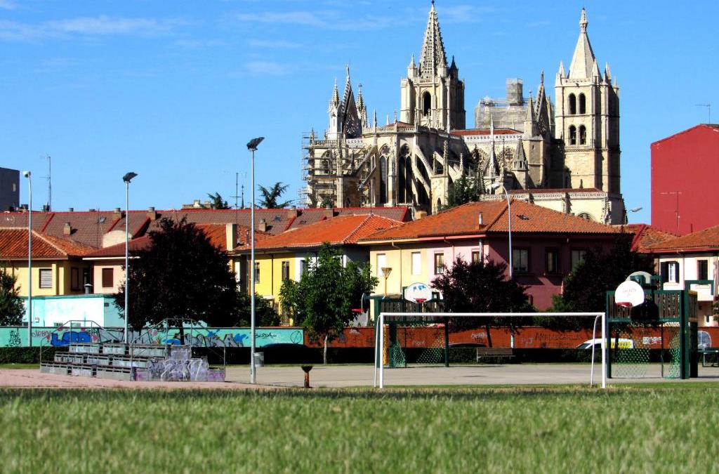 Leon Apartment | www Parques de la Catedral travel com Parking privado Gratis