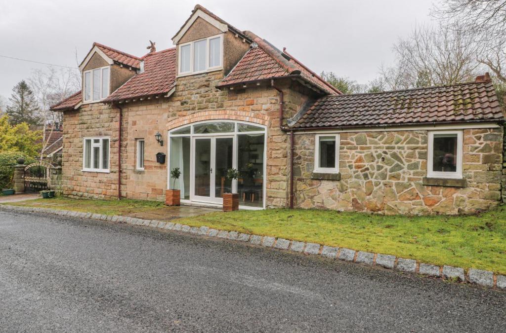 Staintondale House | Wyke Lodge Cottage