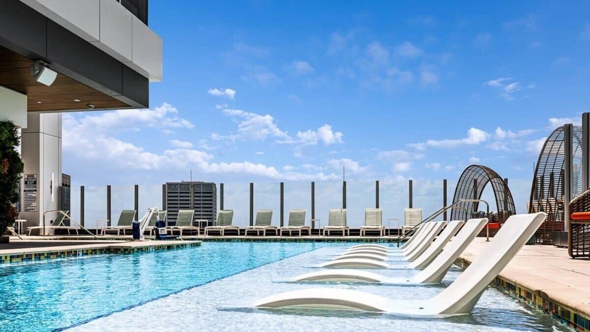 Downtown Atlanta Condo | Wyndham Atlanta Resort | 2BR/2BA King Bed Suite
