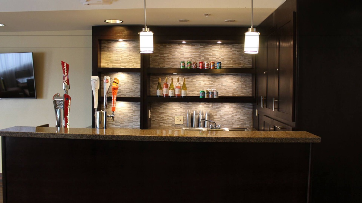 Lancaster Hotel | Wyndham Garden Lancaster CA