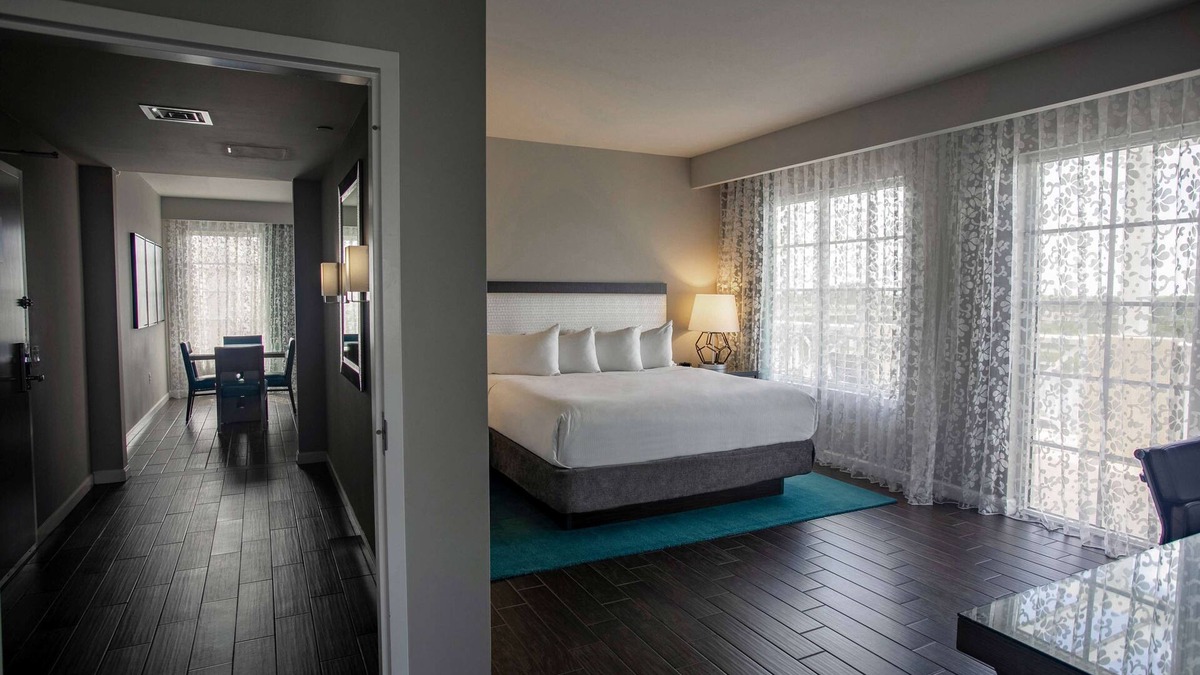 Jupiter Hotel | Wyndham Grand Jupiter at Harbourside Place