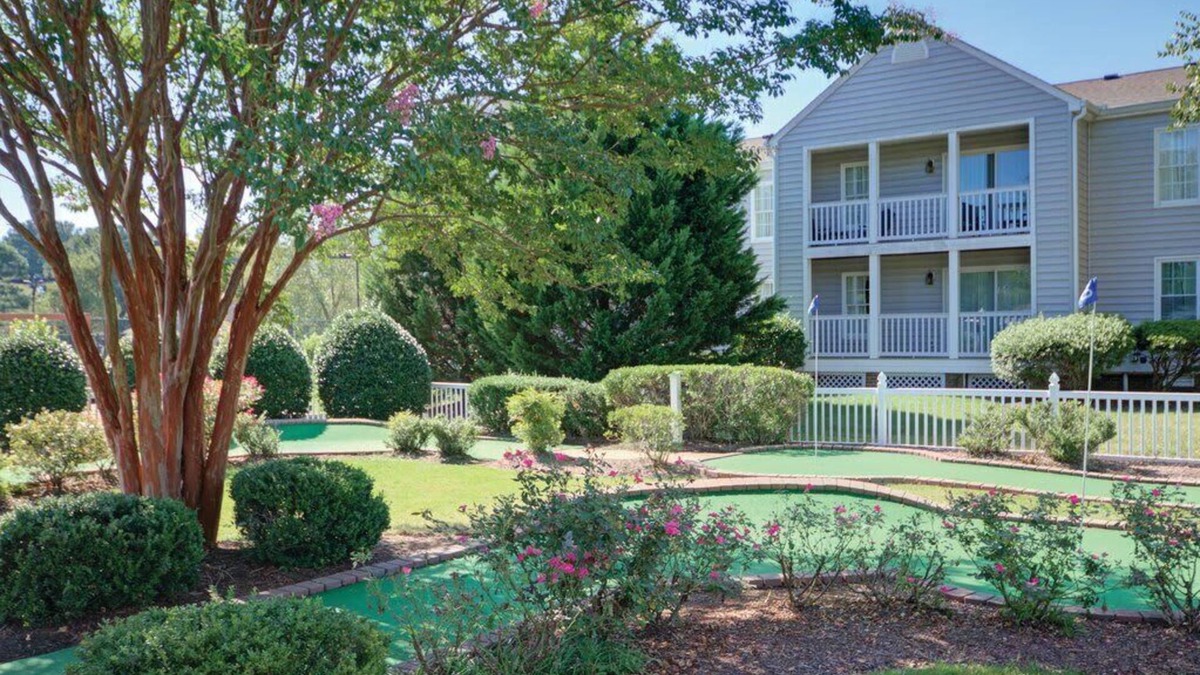 Williamsburg Condo | Wyndham Kingsgate | Two 2BR Suites Sleeps 12!