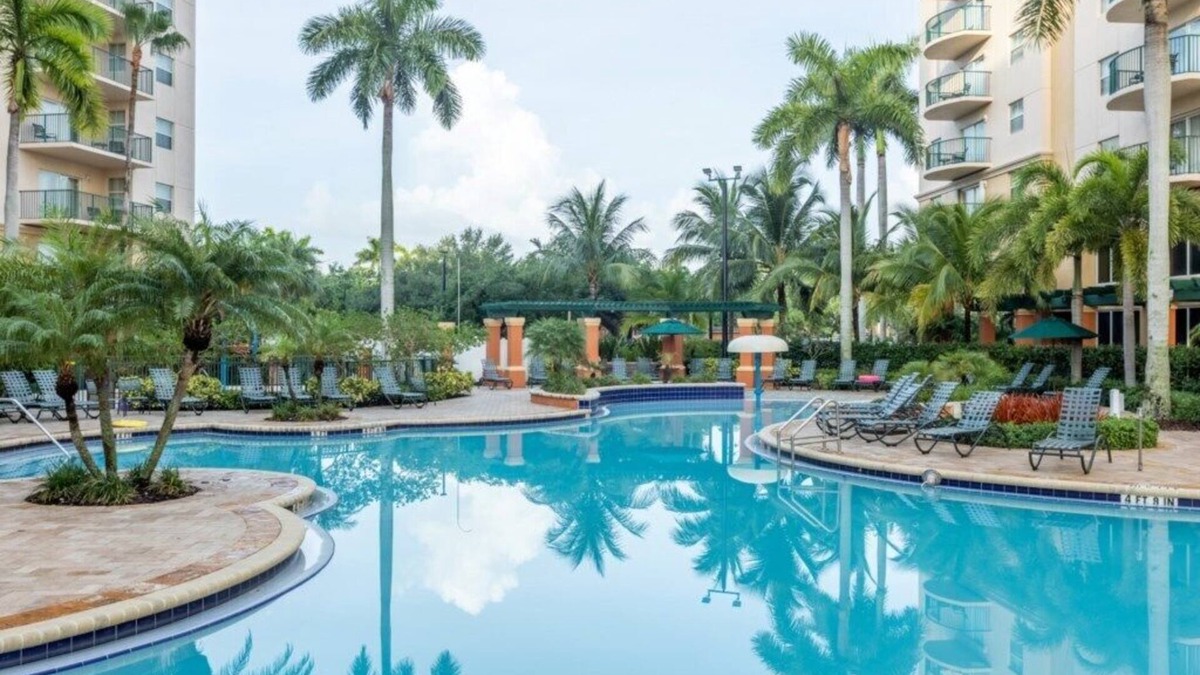 Survey Creek Condo | Wyndham Palm-Aire - 2 Bedroom Condo