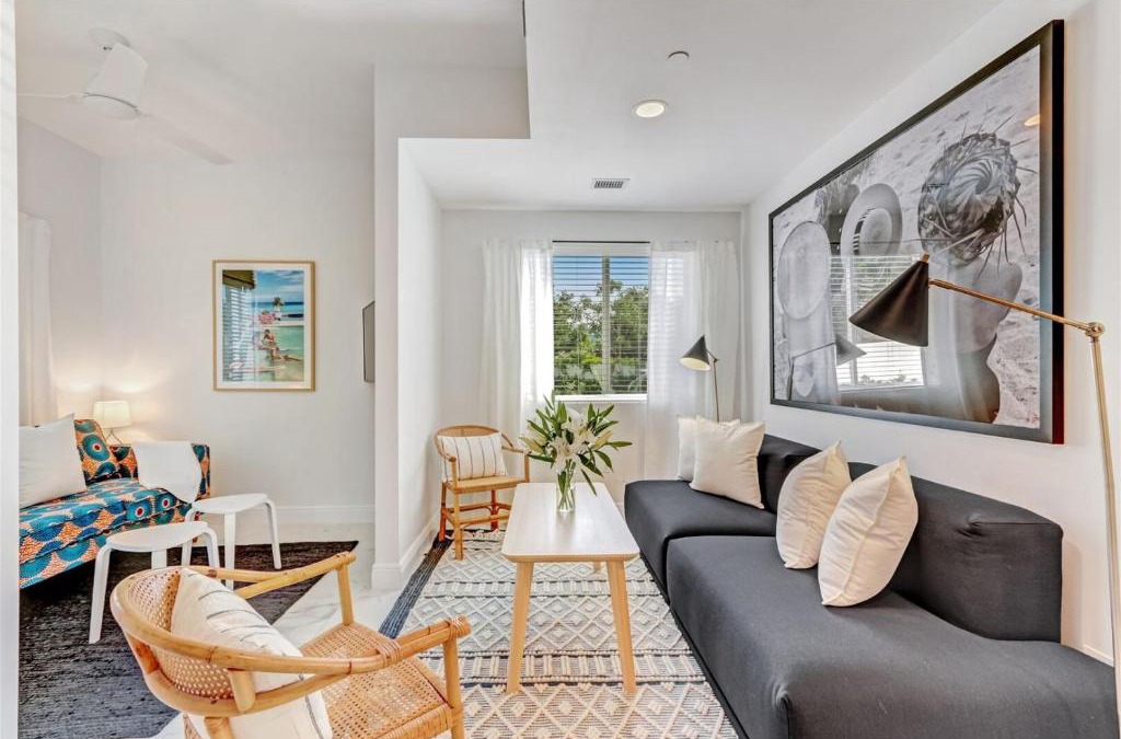 Wynwood Art District Apartment | Wynwood Jumbo - Sleeps 16 & free parking