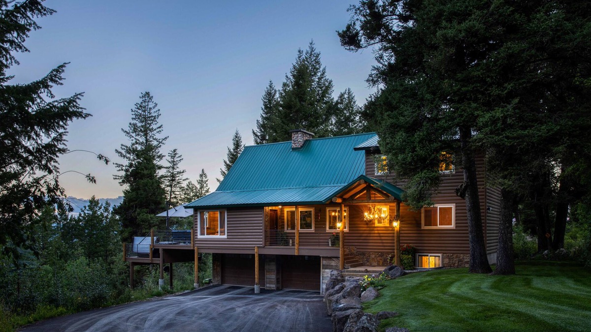 Star Valley Ranch Cabin | Wyoming Cabin w/Hot Tub & Mountain-View Deck