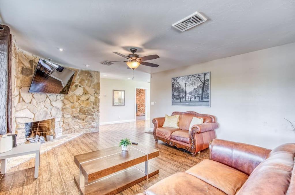 Fresno Apartment | X-Large Spacious Deluxe House Fastest Wi-Fi