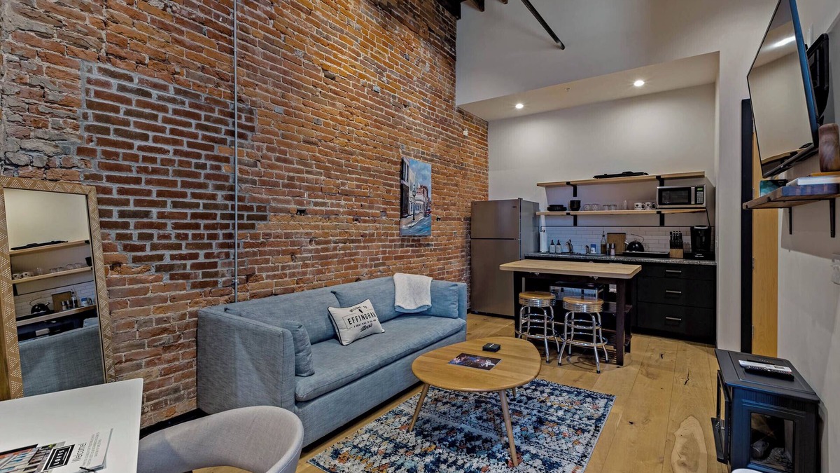 Effingham Apartment | XCHNG Cozy Downtown Studio, XCHNG Studio