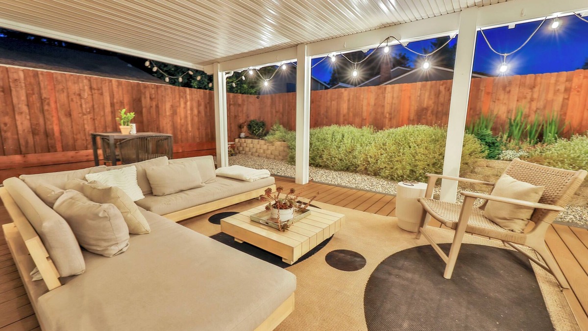 Northgate House | Xen House 3Bed/2Bath - Large fenced backyard - 10 Min from Downtown Sacramento