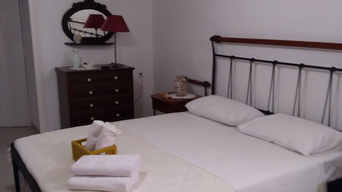 Charouda Apartment | Xenonas: an apartment in a garden for up to 5 persons in Mani