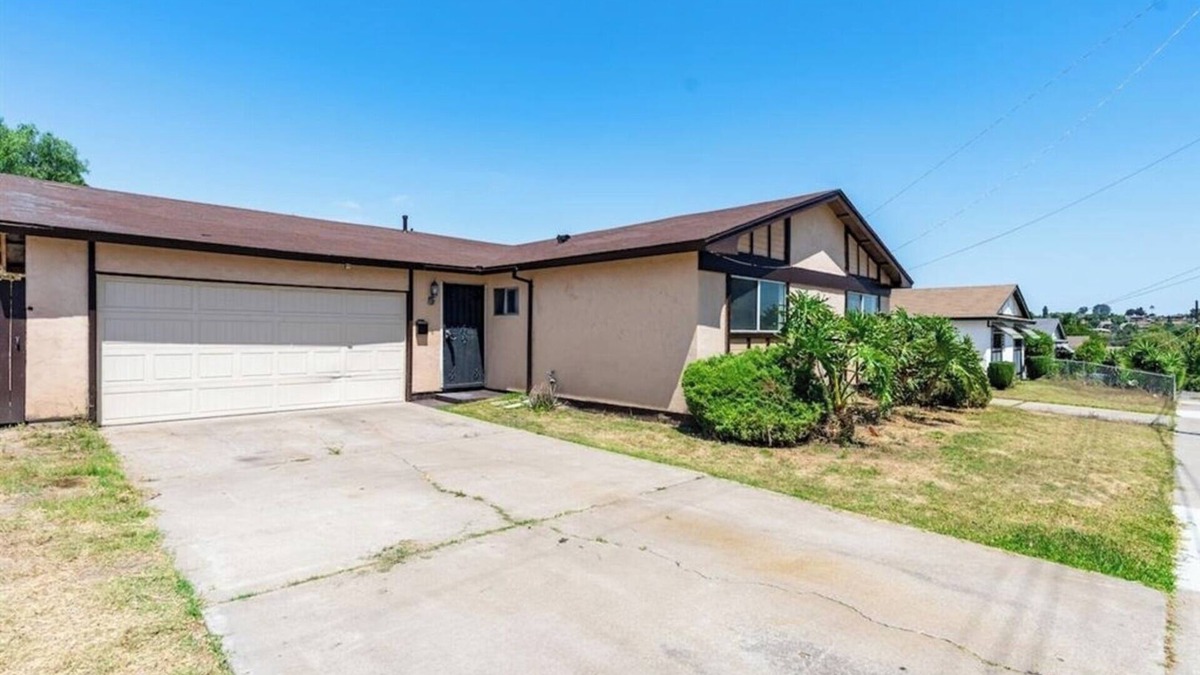 Lincoln Acres House | Xlnc Exotic home Rexview Dr