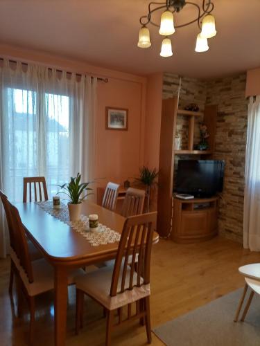 Elizondo Apartment | Xotola