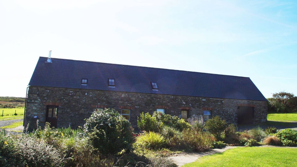 St Brides House | Y Felin - The Mill - Four Bedroom House, Sleeps 5