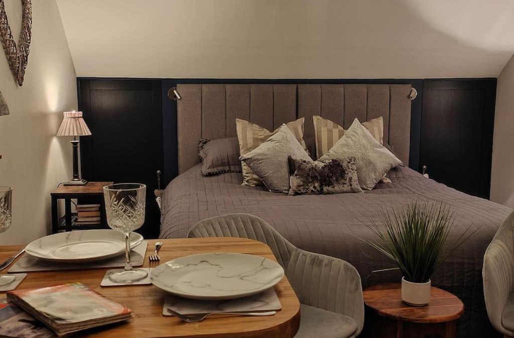 Glangrwyney Apartment | Y Llofft - Cosy Country Retreat in the Brecon Beacons