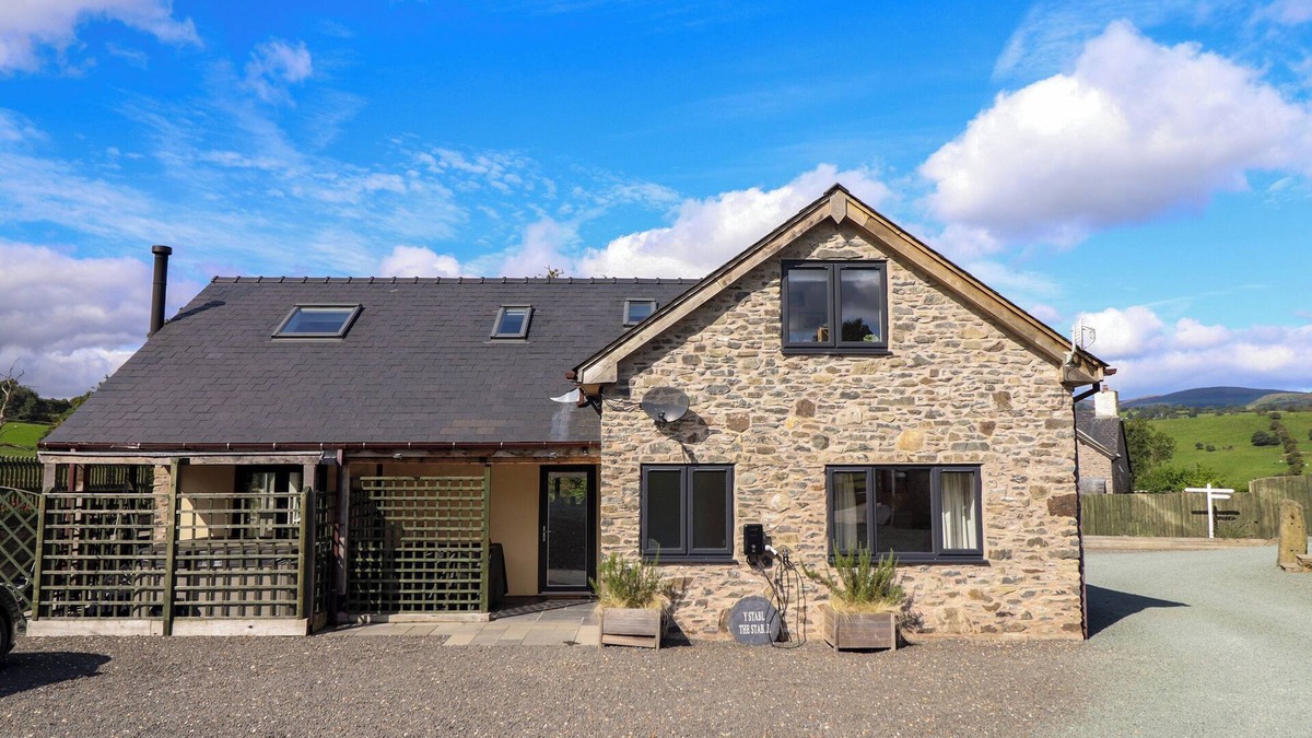 Oswestry Cottage | Y STABL (THE STABLE, family friendly in Llanrhaeadr-Ym-Mochnant
