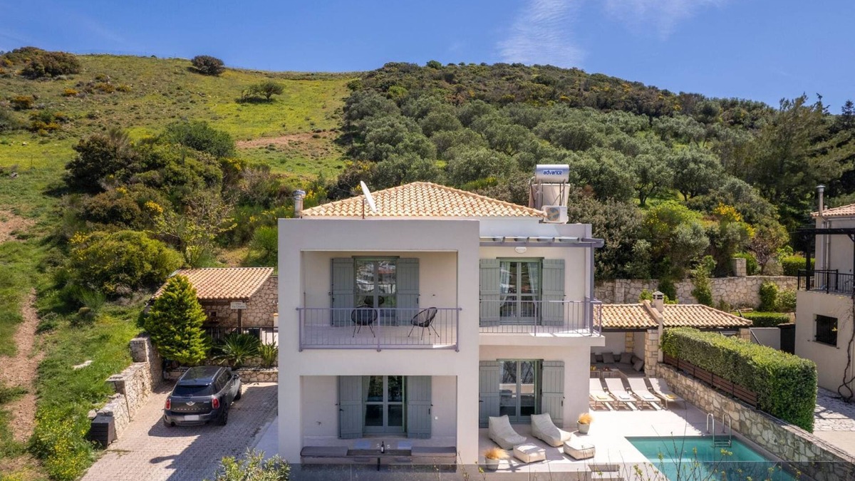 Kolymbari Villa | Ya Chara Villa︱A Tranquil Retreat w/Pool & Vistas