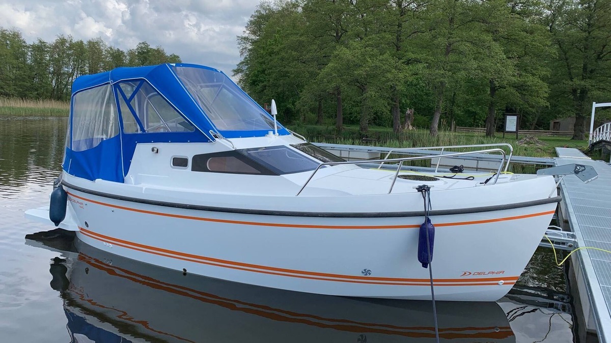 Oberhavel Boat Rental | Yacht Pedro Levanto 32 for 2 + 2 people.