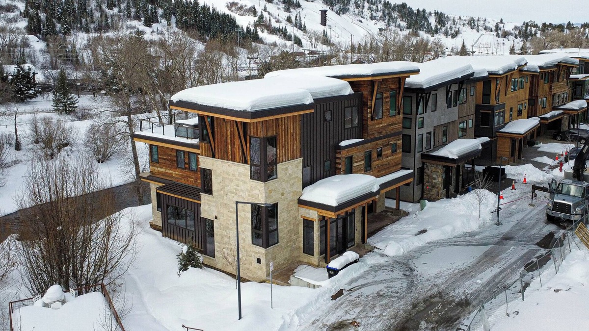 Steamboat Springs House | Yampa River House LUX 6-Bedroom w/1600+ Sqft Decks, Mtn View Hot Tub, Dwntwn