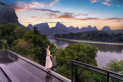 Liu Sanjie Scenic Area Hotel | Yangshuo Pleasure River View Resort Hotel
