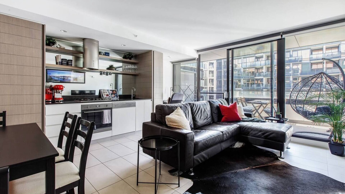 Abbotsford Apartment | Yarra Mirage Urban Chic meets Cosy Retreat